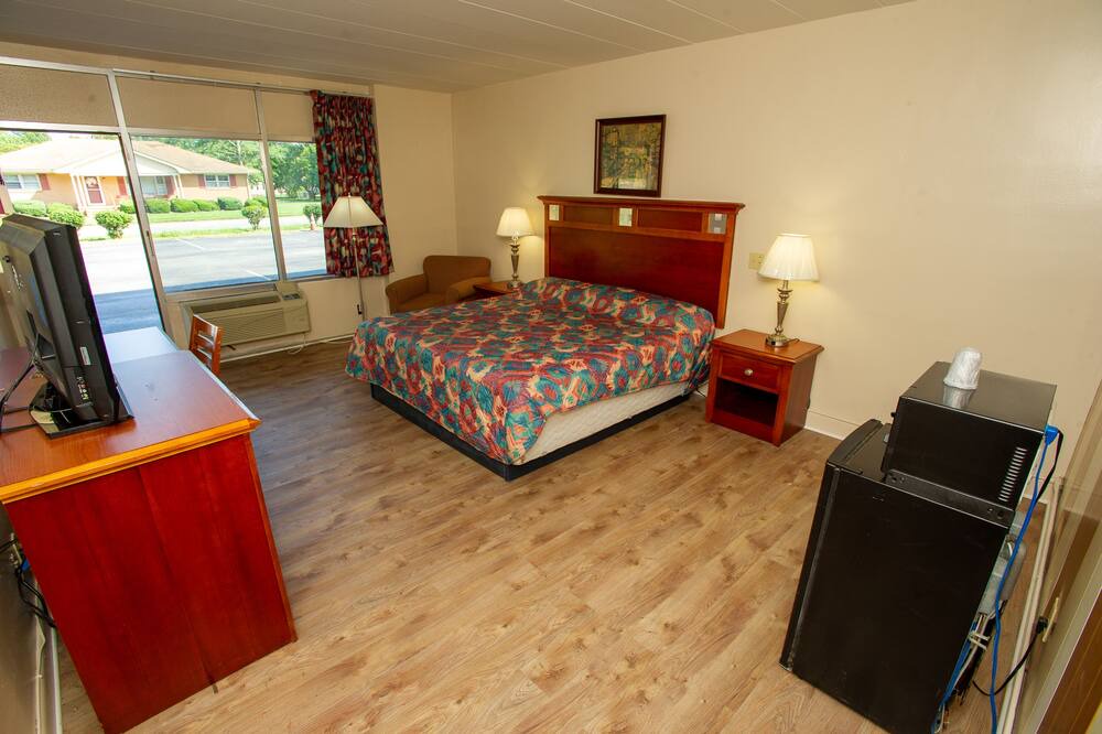 Photo of Bedroom in Edenton