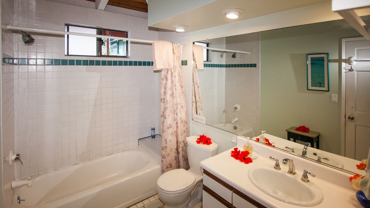 Photo of Bathroom in Kalaoa