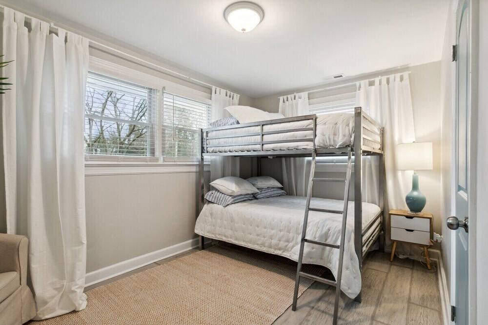 Photo of Bedroom in Buckroe Beach