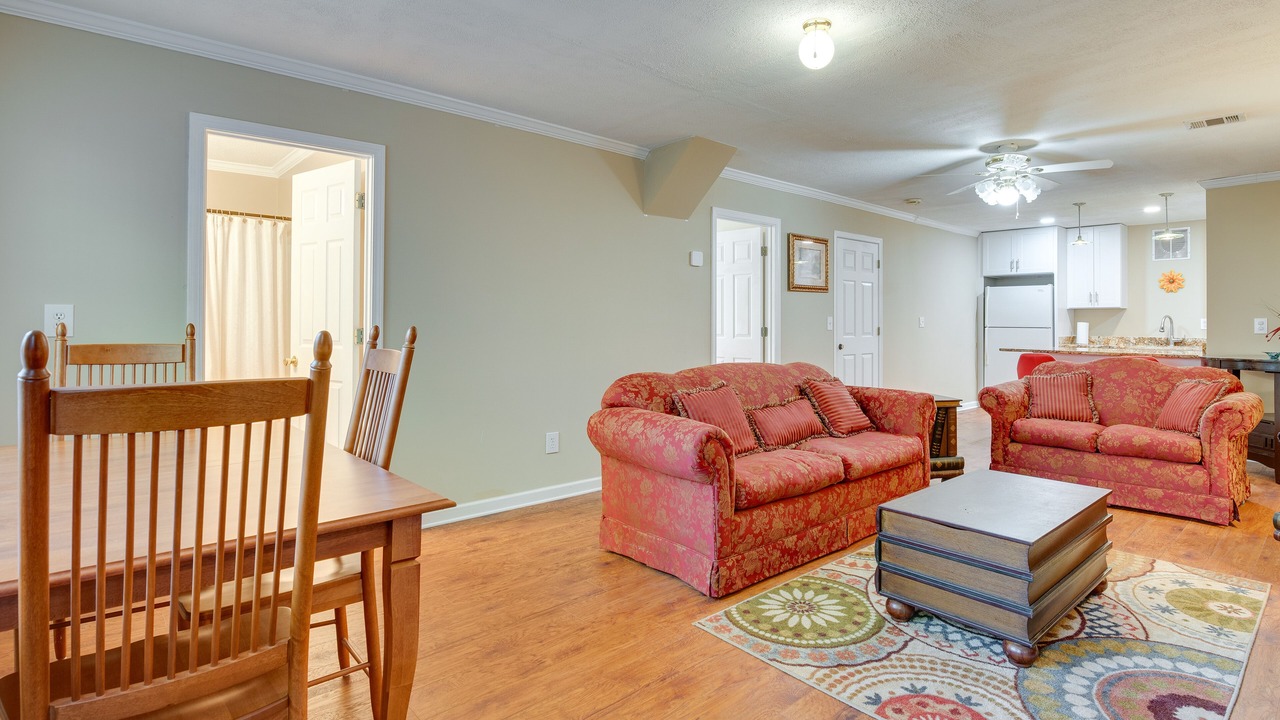 Photo of Livingroom in Lawrenceville