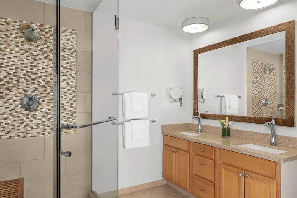 Photo of Bathroom in Beach Lagoon