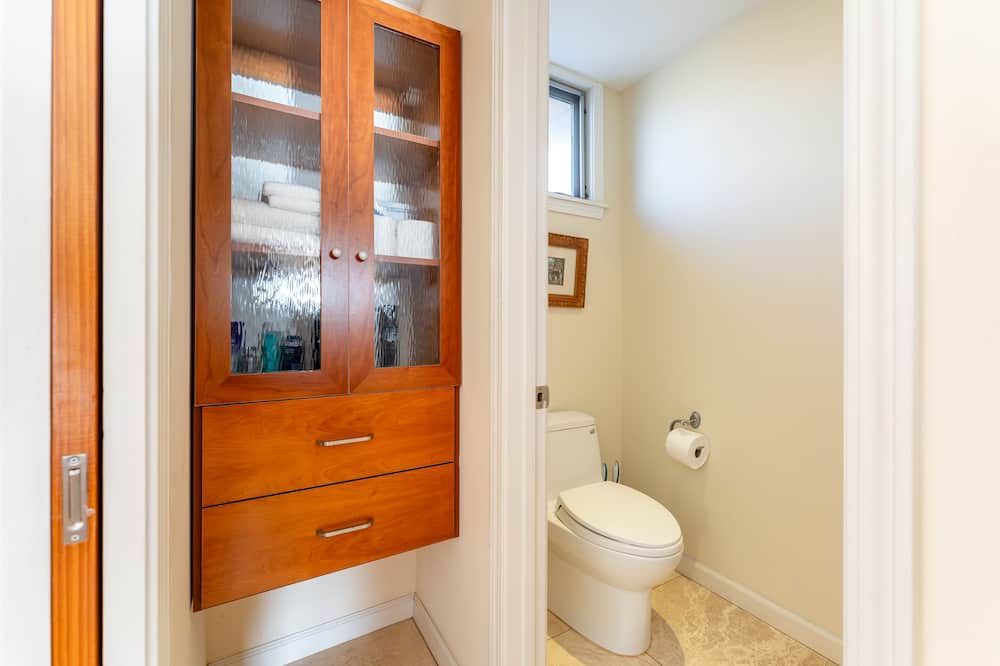Photo of Bathroom in Maalaea