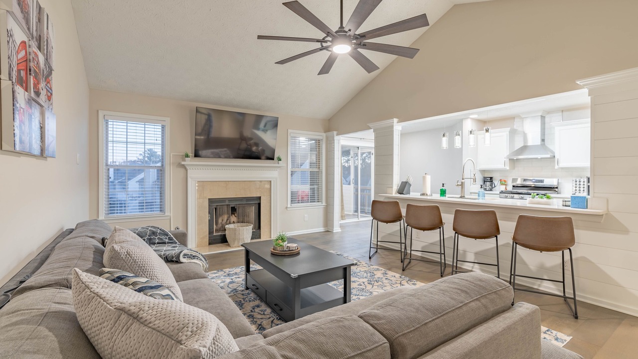 Photo of Livingroom in Lawrenceville
