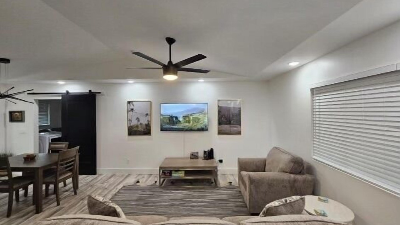 Photo of Livingroom in Ainaloa