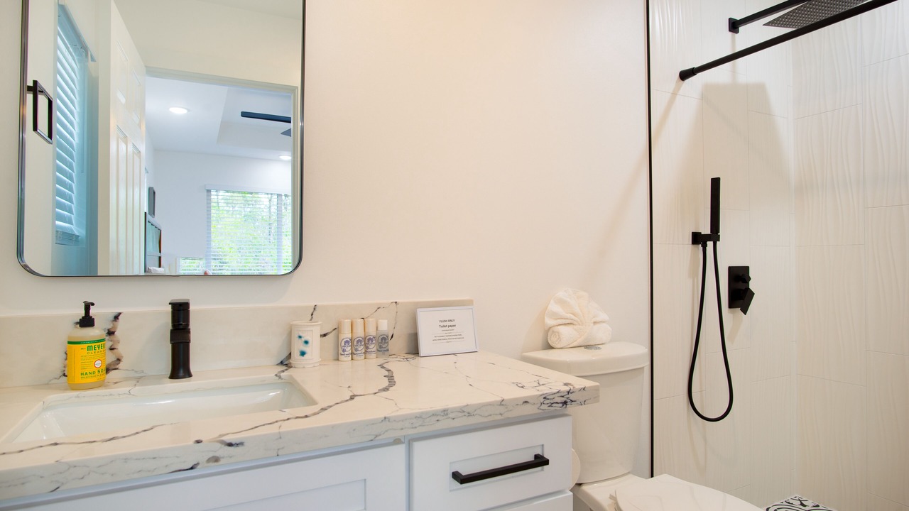 Photo of Bathroom in Ainaloa