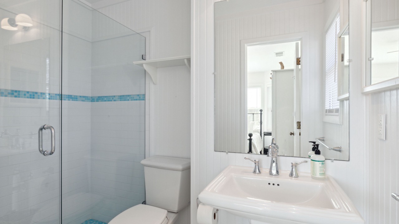 Photo of Bathroom in Pelican Bay