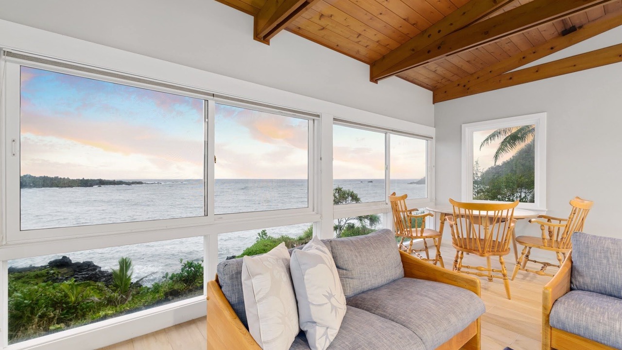 Photo of Livingroom in Hana