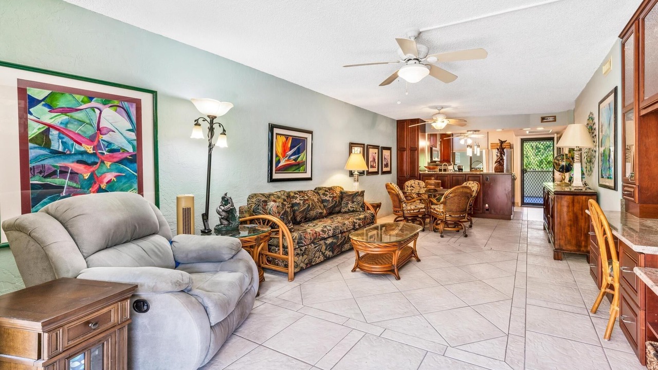 Photo of Livingroom in Kahaluu Bay