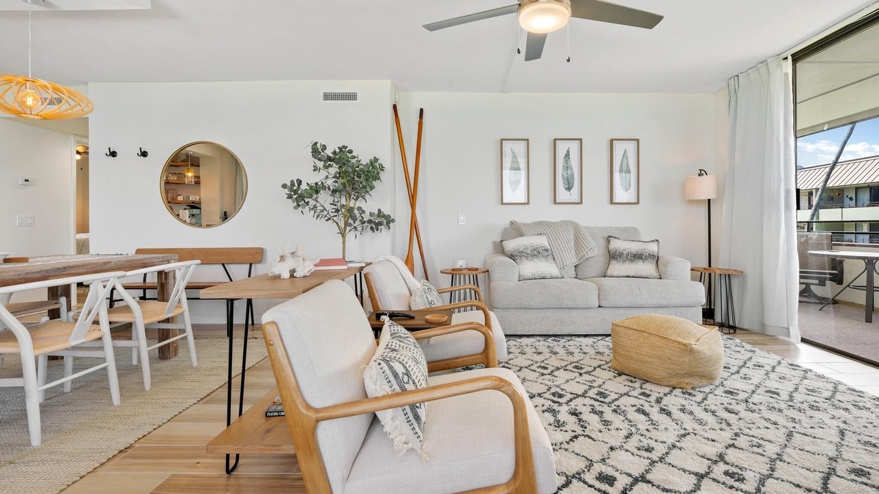 Photo of Livingroom in Kahaluu Bay