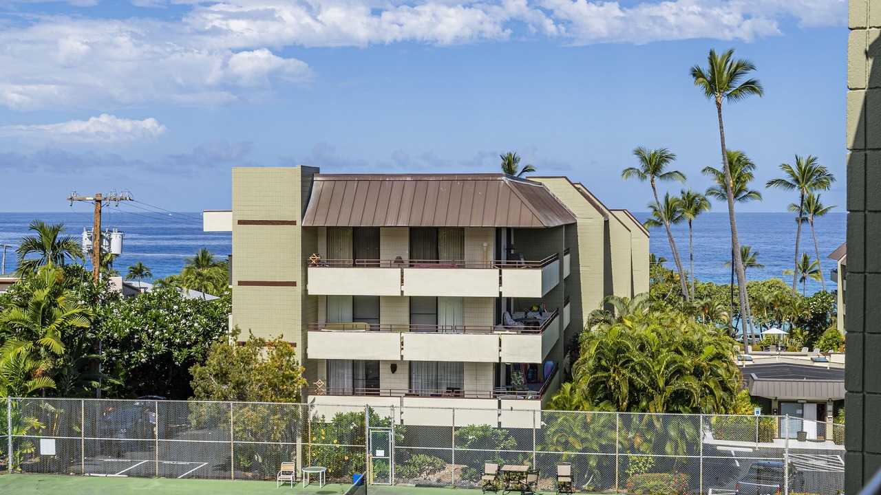Photo of Others in Kahaluu Bay