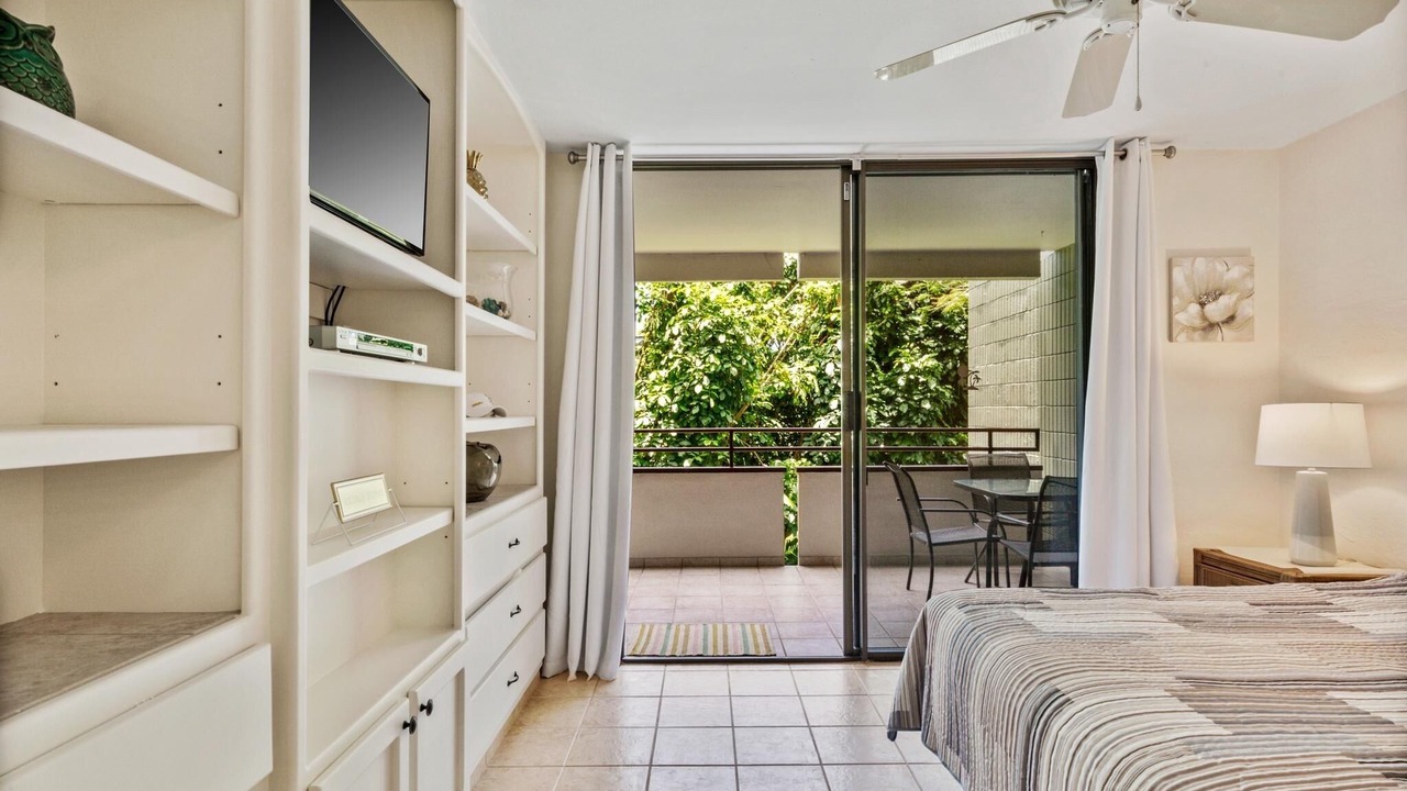 Photo of Bedroom in Kahaluu Bay