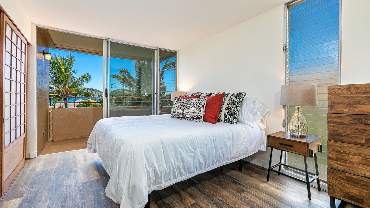 Photo of Bedroom in Maalaea