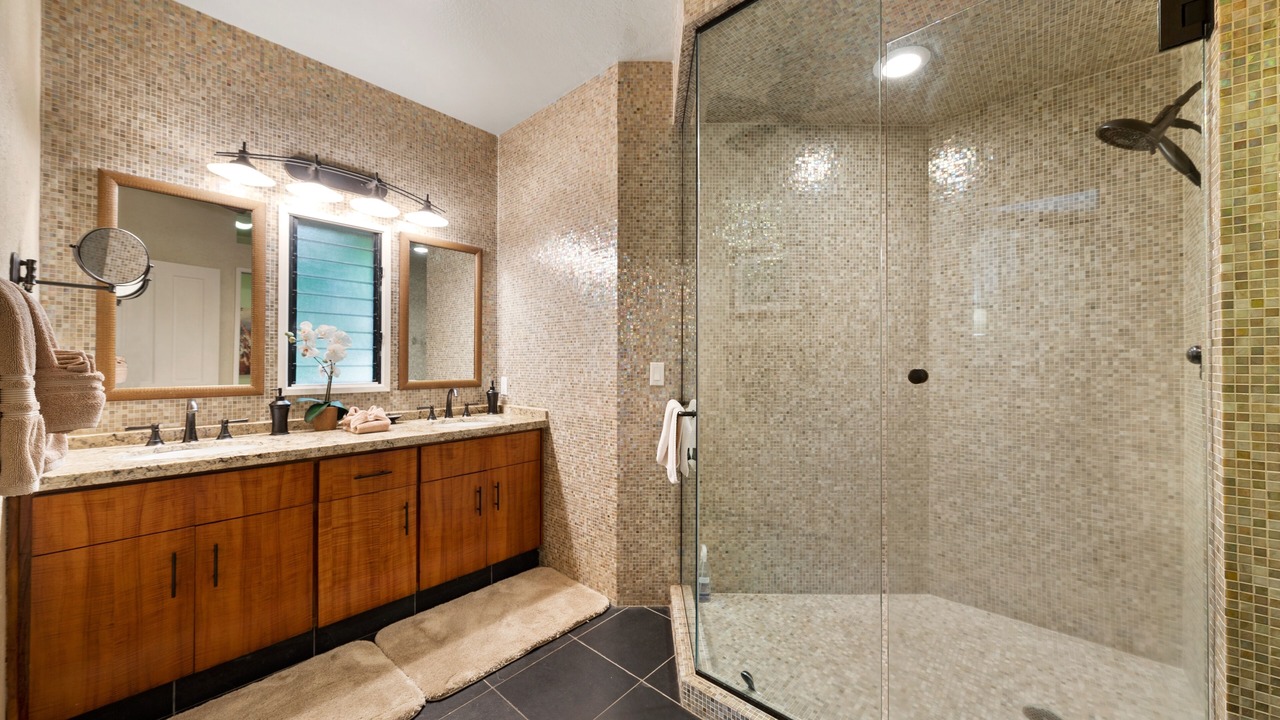 Photo of Bathroom in Keauhou