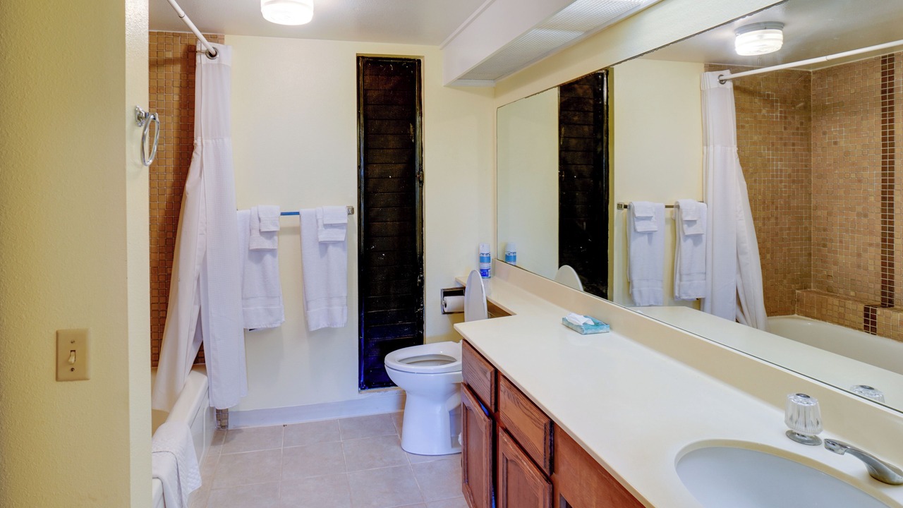 Photo of Bathroom in Maunaloa