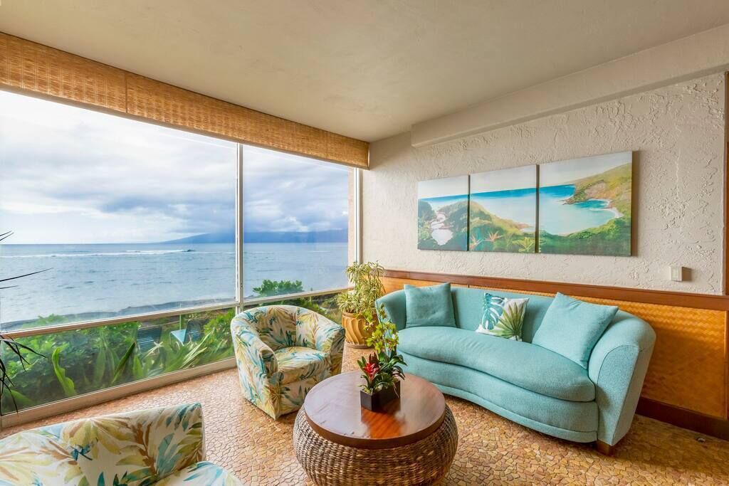 Photo of Others in Kahana
