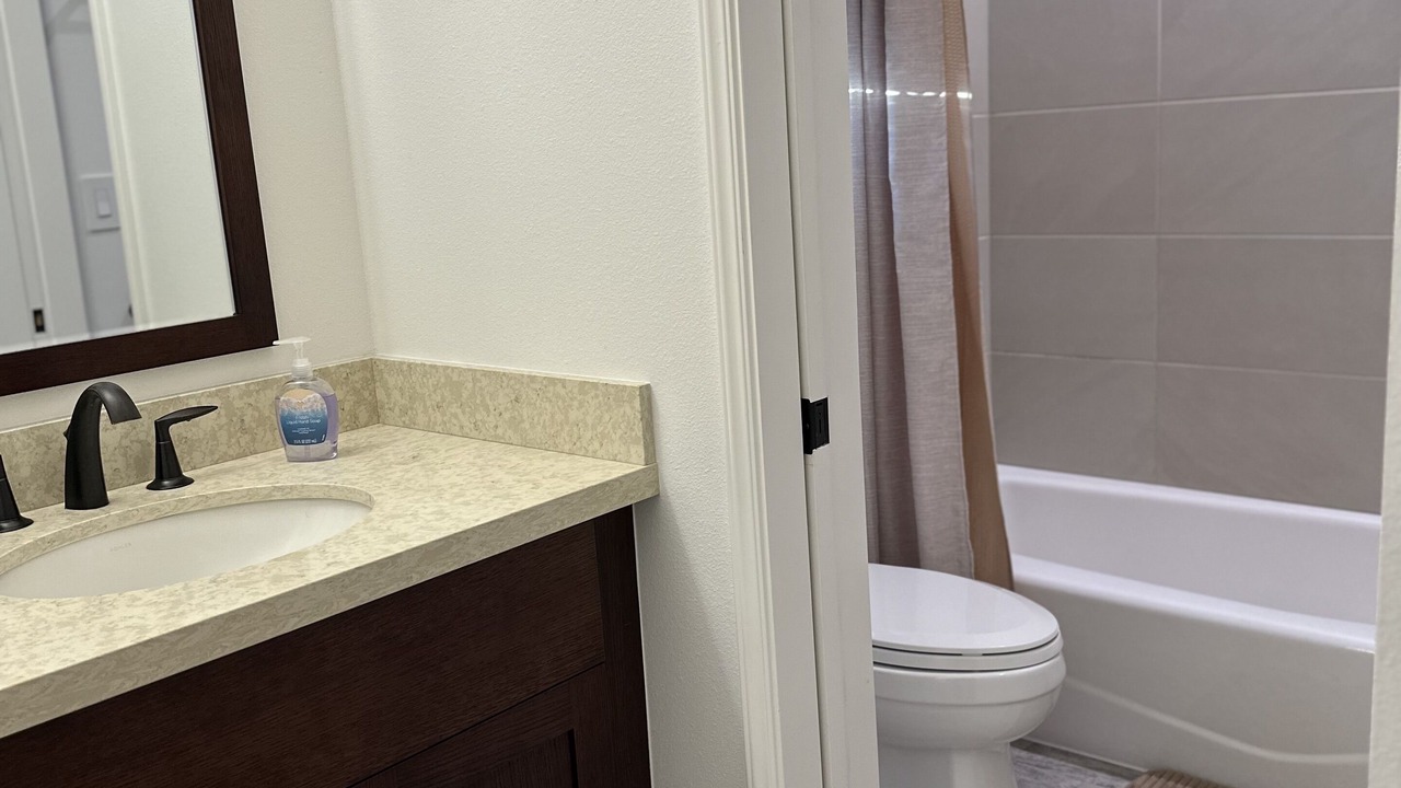 Photo of Bathroom in Makaha Valley