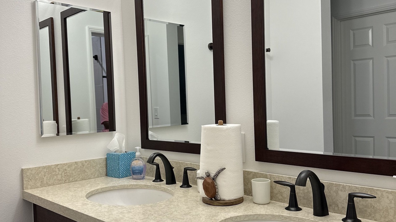 Photo of Bathroom in Makaha Valley