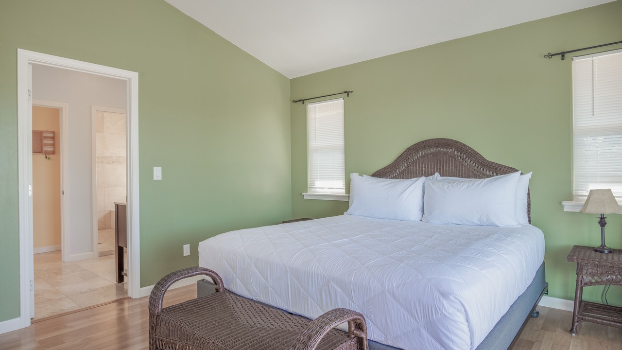 Photo of Bedroom in Kona Palisades