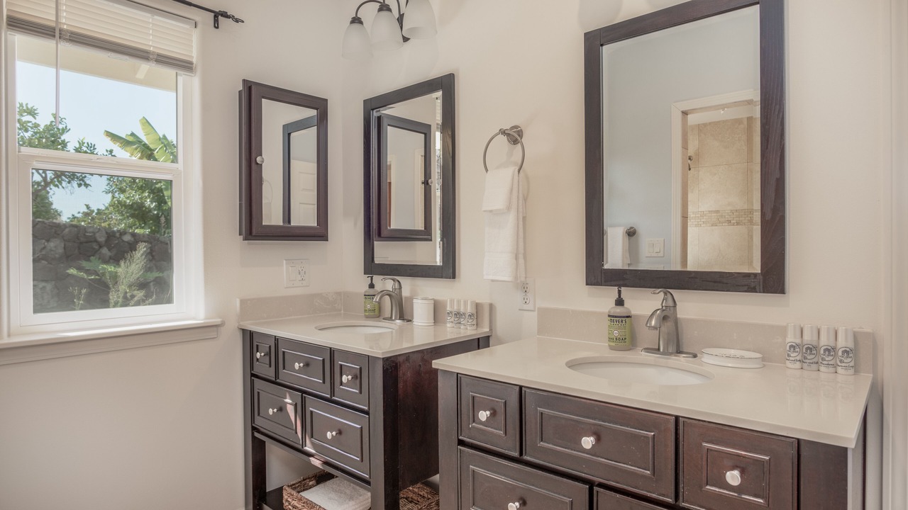 Photo of Bathroom in Kona Palisades