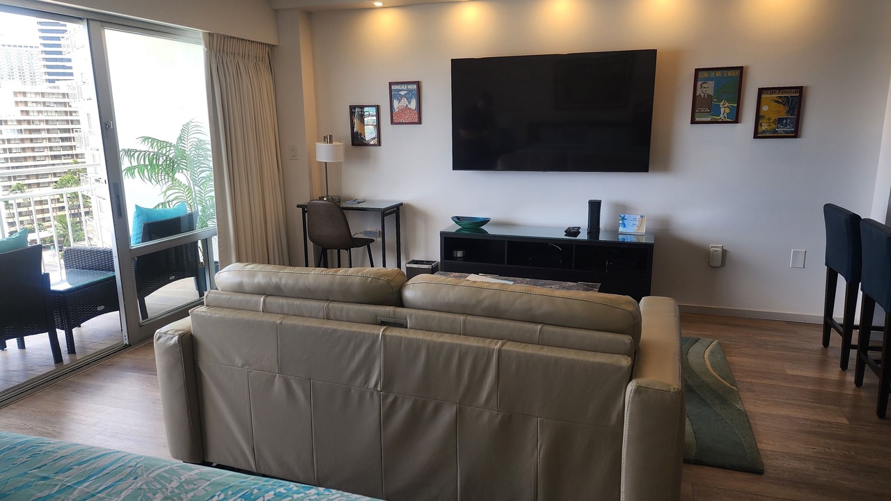 Photo of Livingroom in Waikiki