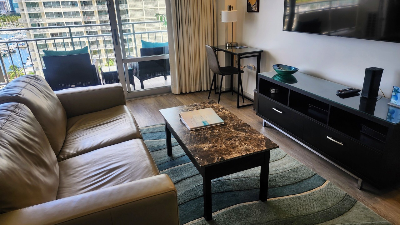 Photo of Livingroom in Waikiki