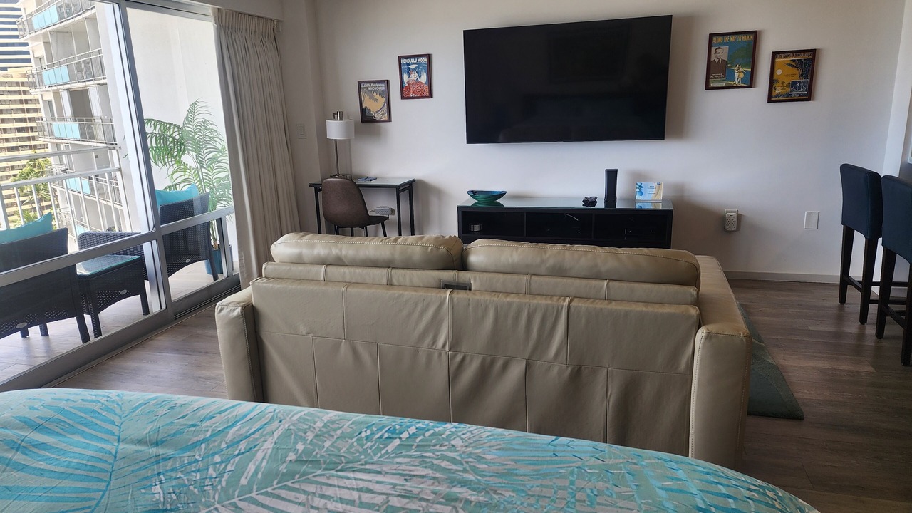 Photo of Livingroom in Waikiki