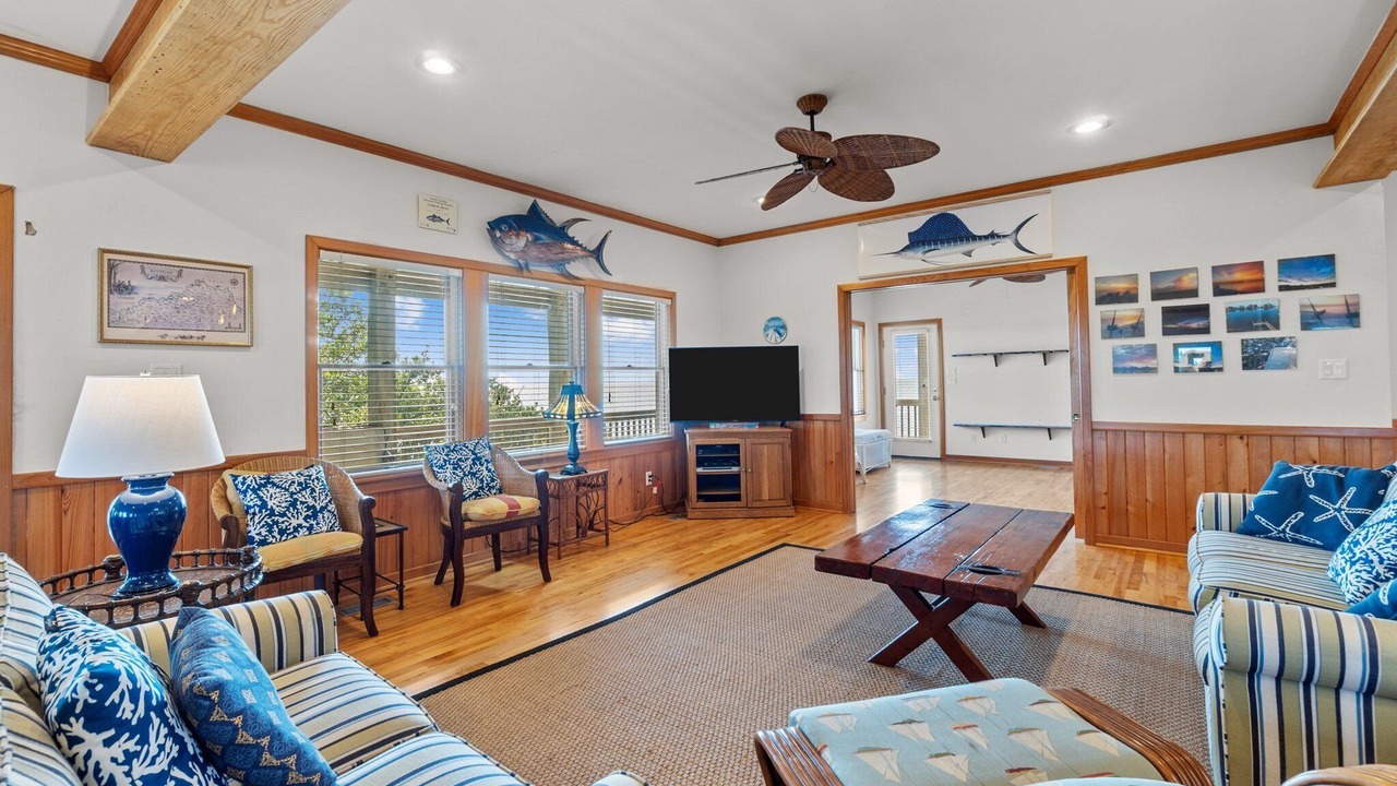 Photo of Livingroom in Brigands' Bay