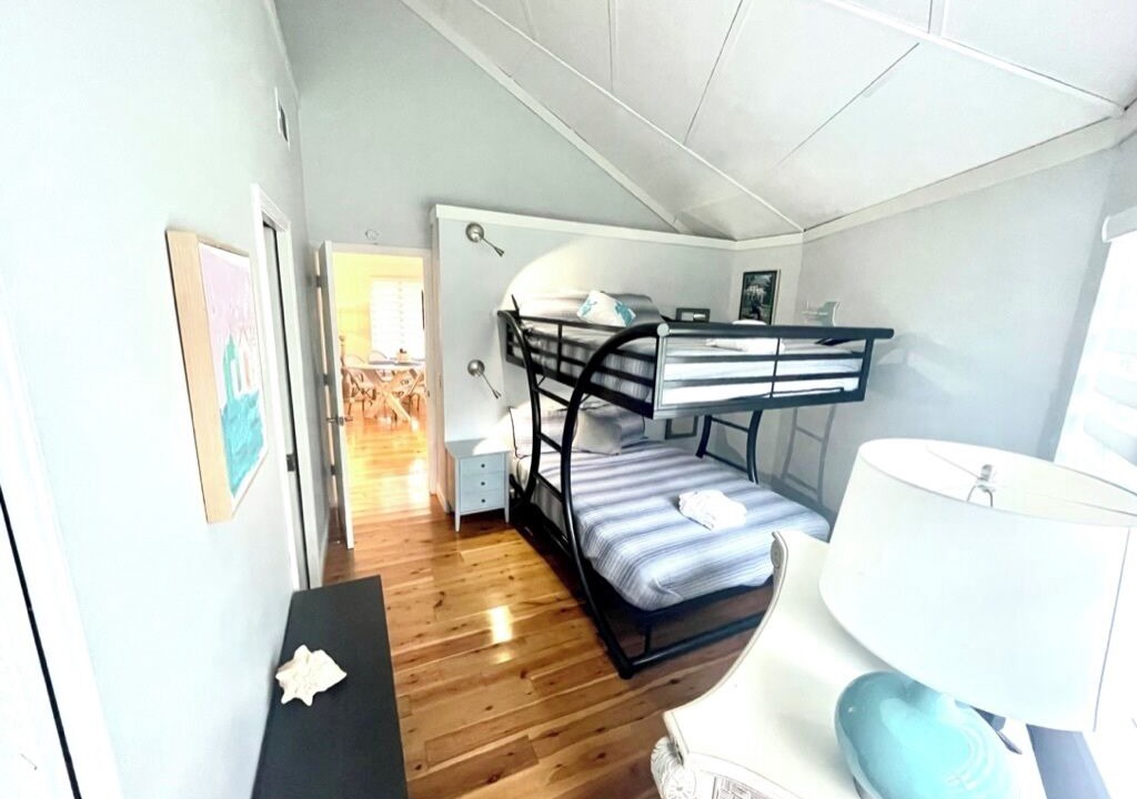 Photo of Bedroom in Night Heron