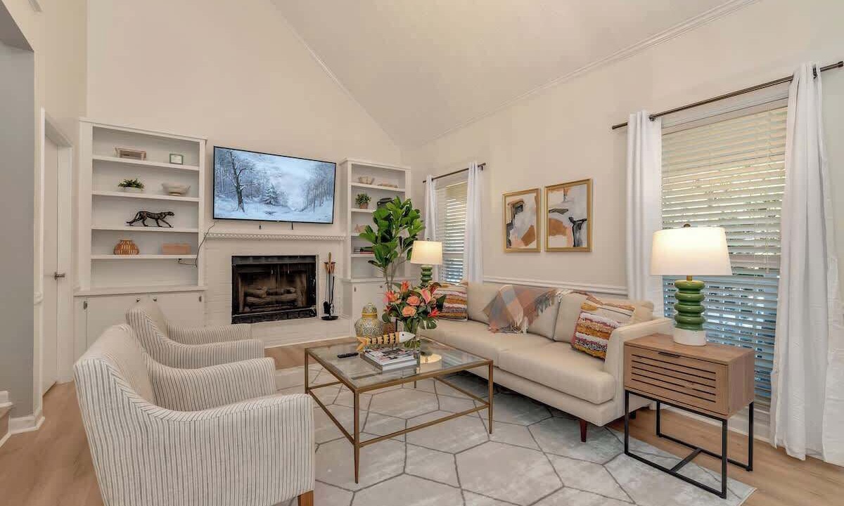 Photo of Livingroom in Lawrenceville