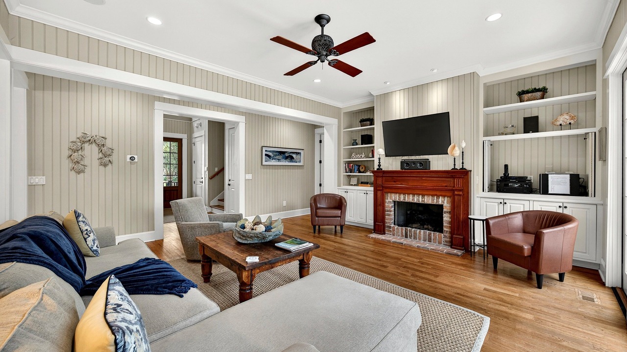 Photo of Livingroom in Vanderhorst Plantation