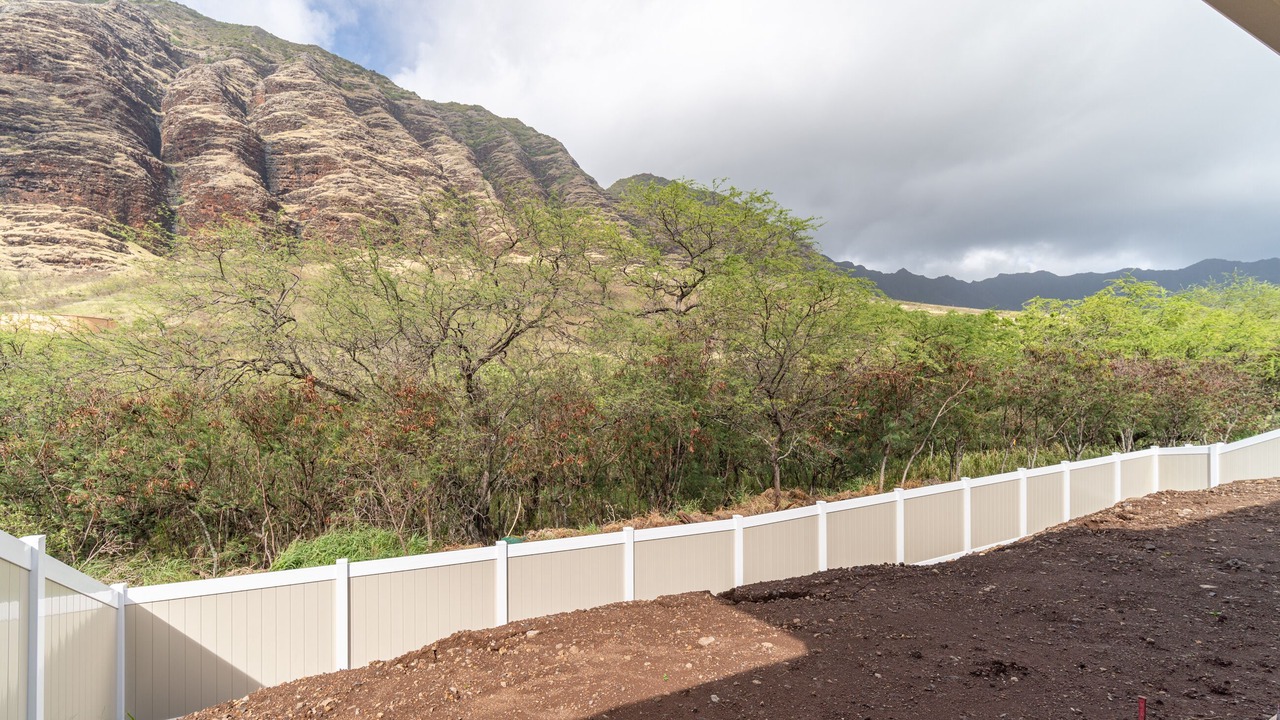 Photo of Outdoor in Makaha Valley