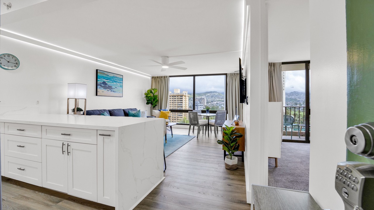 Photo of Livingroom in Waikiki