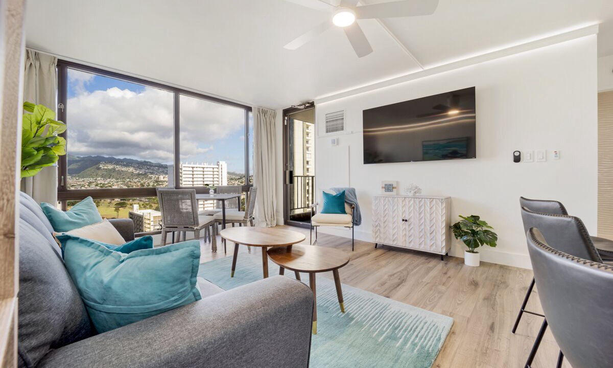 Photo of Livingroom in Waikiki