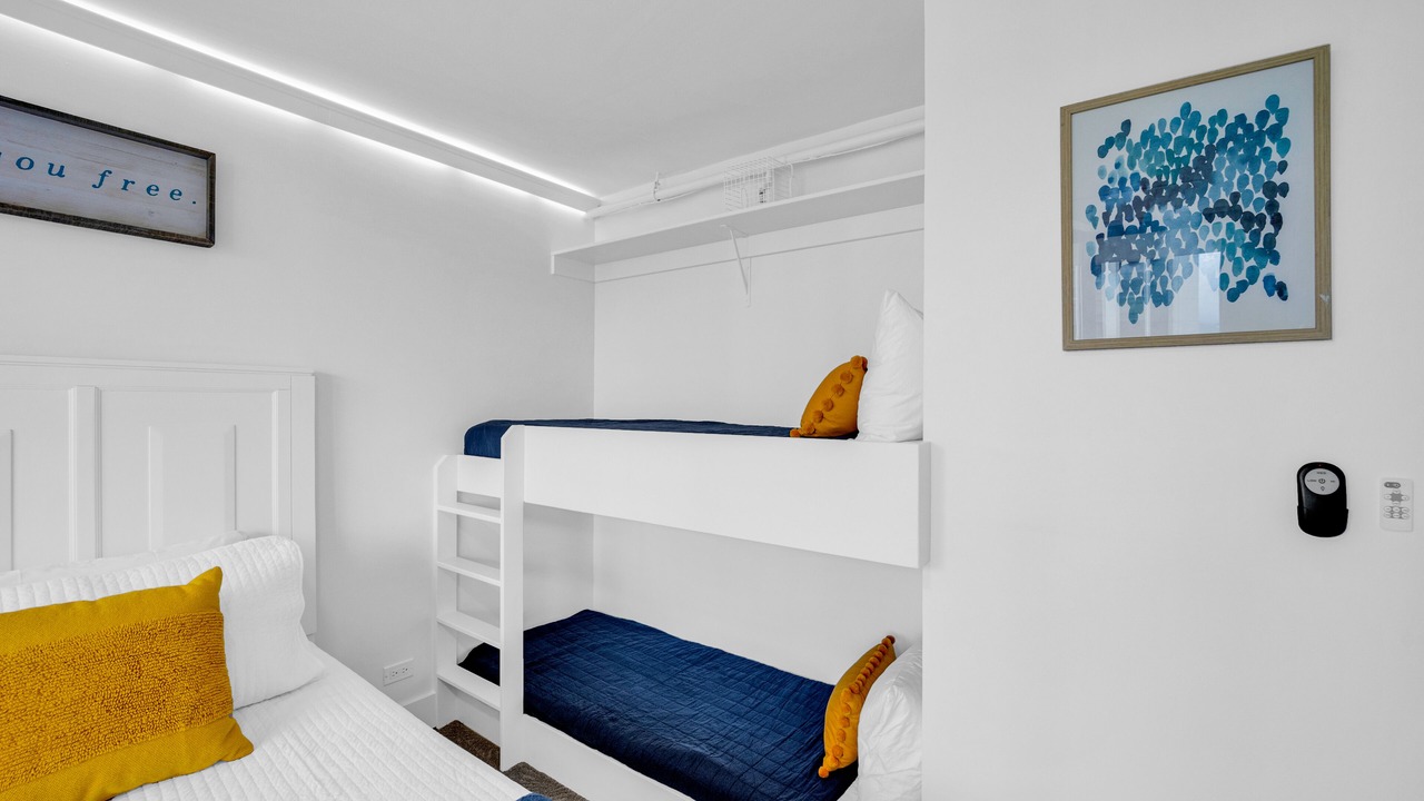 Photo of Bedroom in Waikiki