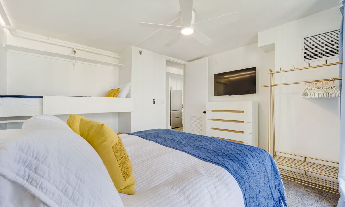 Photo of Bedroom in Waikiki