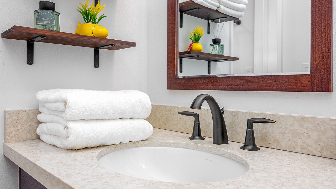 Photo of Bathroom in Makaha Valley