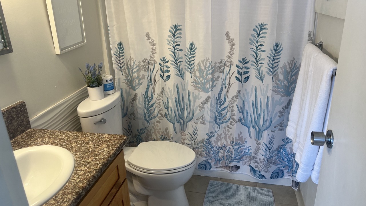 Photo of Bathroom in McCully - Moiliili
