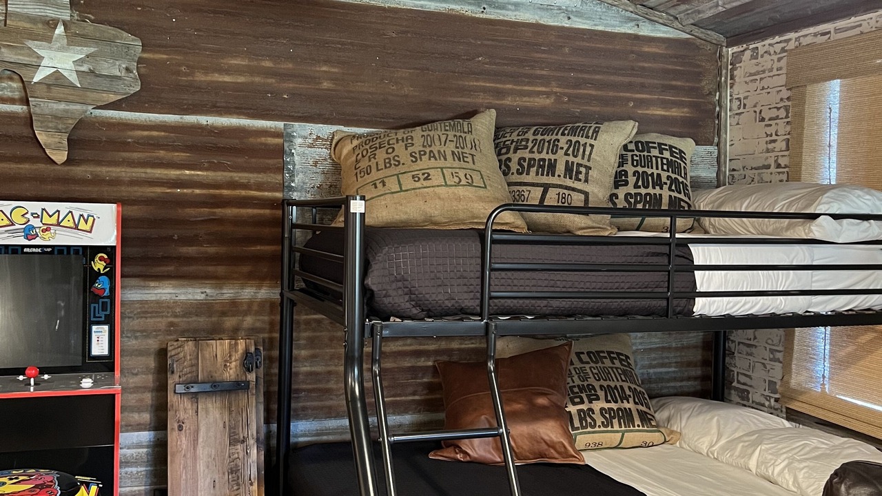 Photo of Bedroom in Leakey