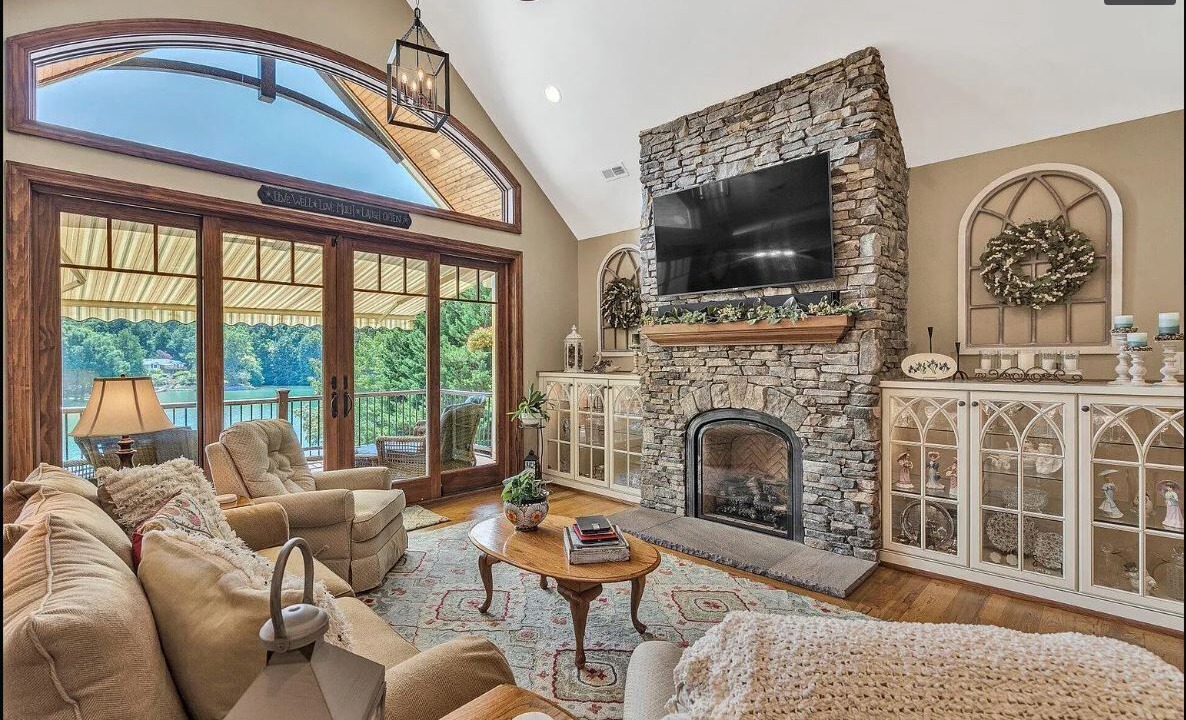 Photo of Livingroom in Huddleston