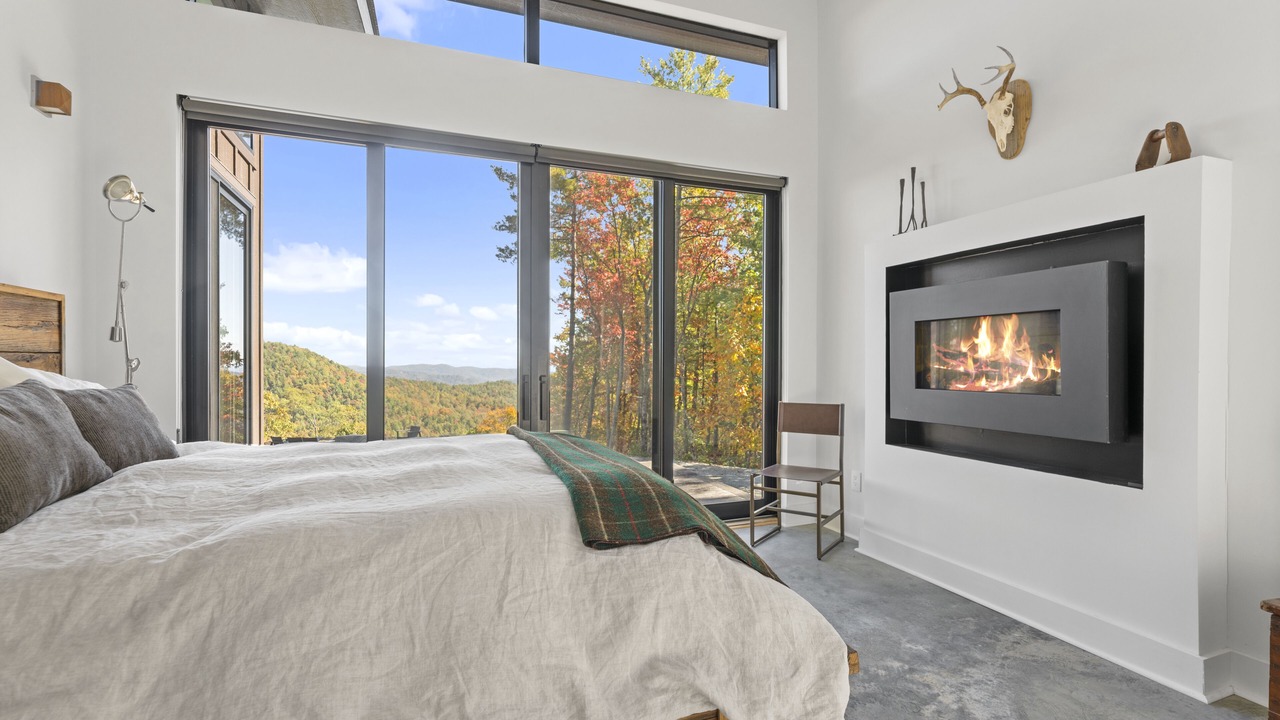 Photo of Bedroom in Lenoir