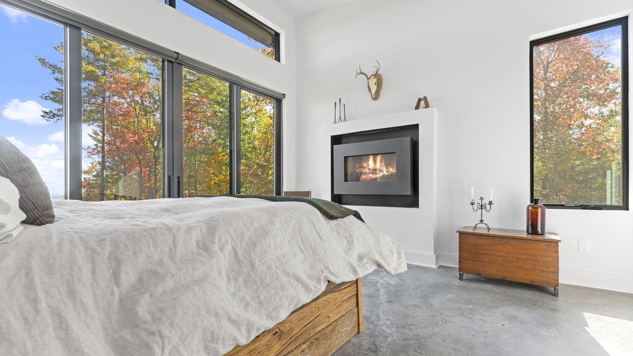 Photo of Bedroom in Lenoir