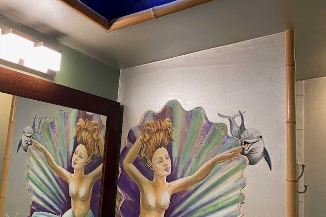 Photo of Bathroom in Haiku