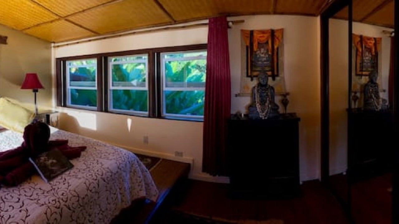 Photo of Bedroom in Haiku