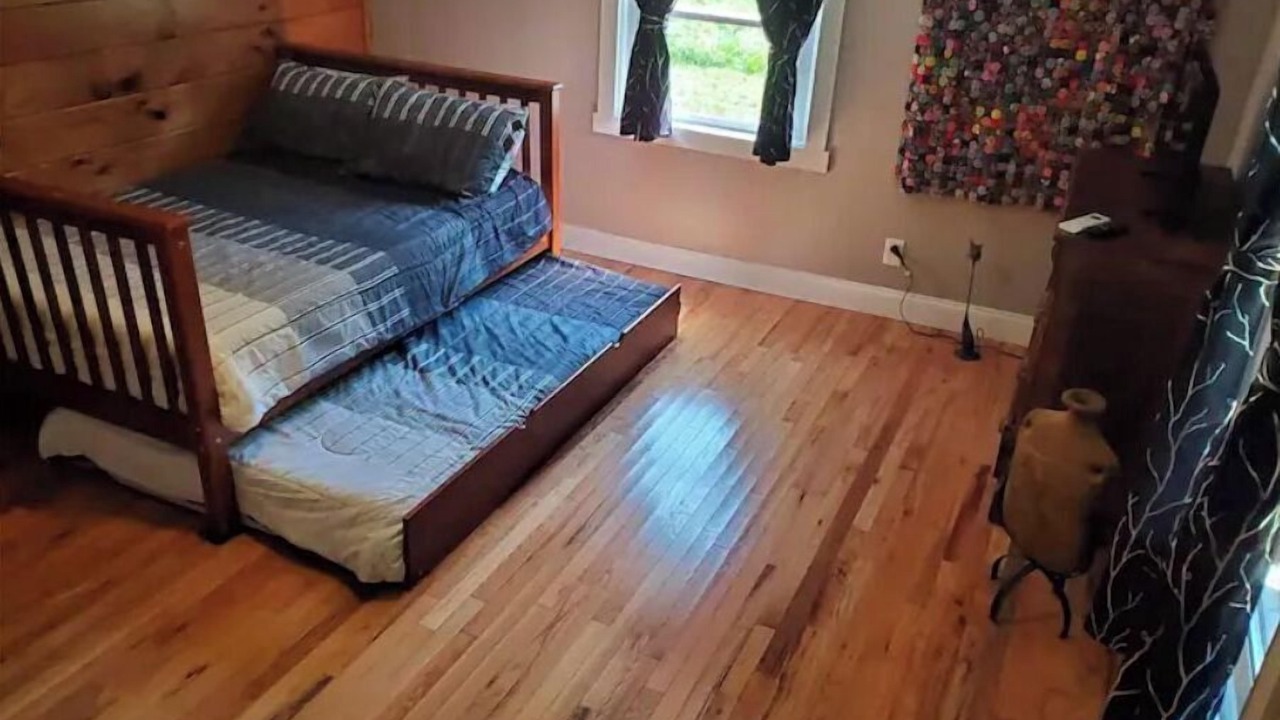 Photo of Bedroom in Barnardsville