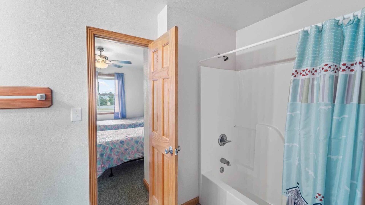 Photo of Bathroom in Waves