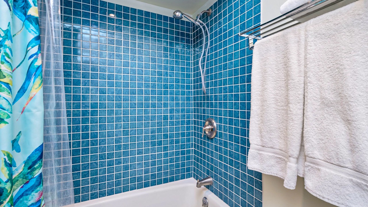 Photo of Bathroom in Maunaloa