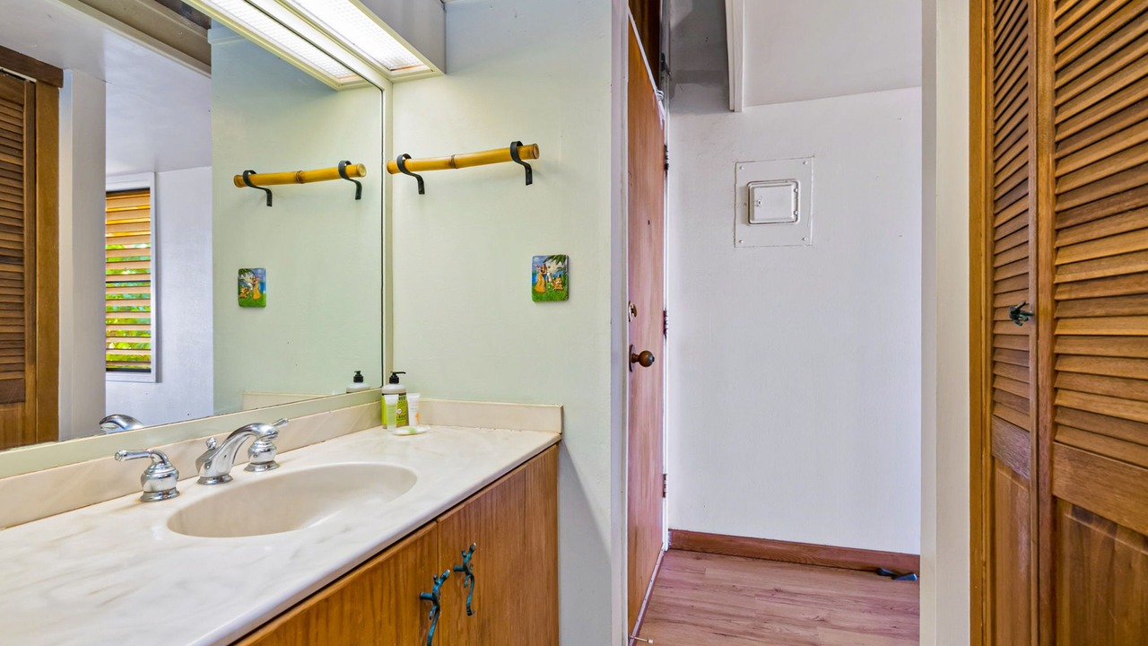 Photo of Bathroom in Maunaloa