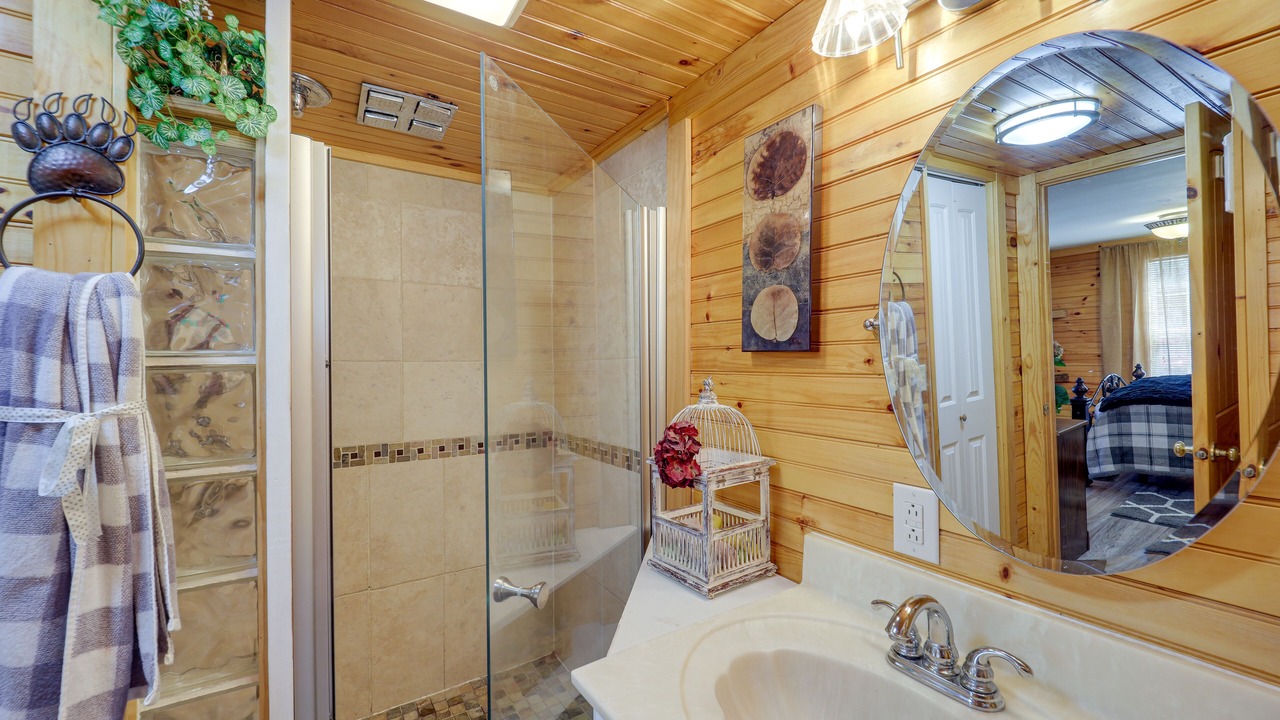 Photo of Bathroom in Micaville
