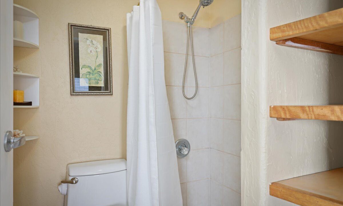 Photo of Bathroom in Kahaluu-Keauhou
