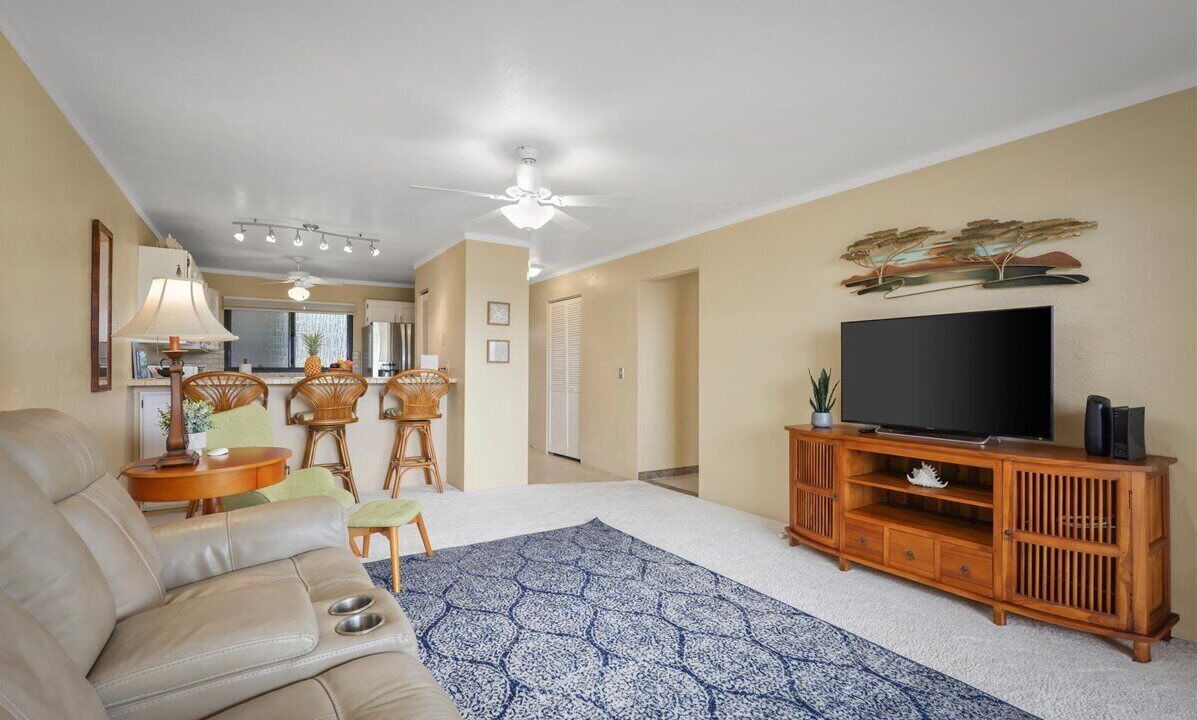 Photo of Livingroom in Kahaluu-Keauhou